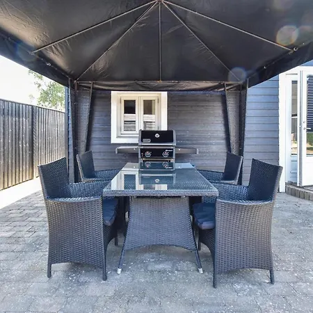 Nice In W/ 1 Bedrooms