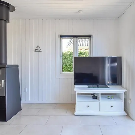Nice In W/ 1 Bedrooms